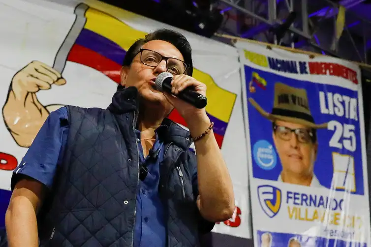 Equador declara estado de exceção e mantém eleições após assassinato de candidato